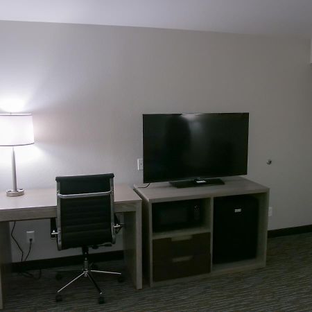 Wingate By Wyndham Louisville Airport Expo Center Екстер'єр фото