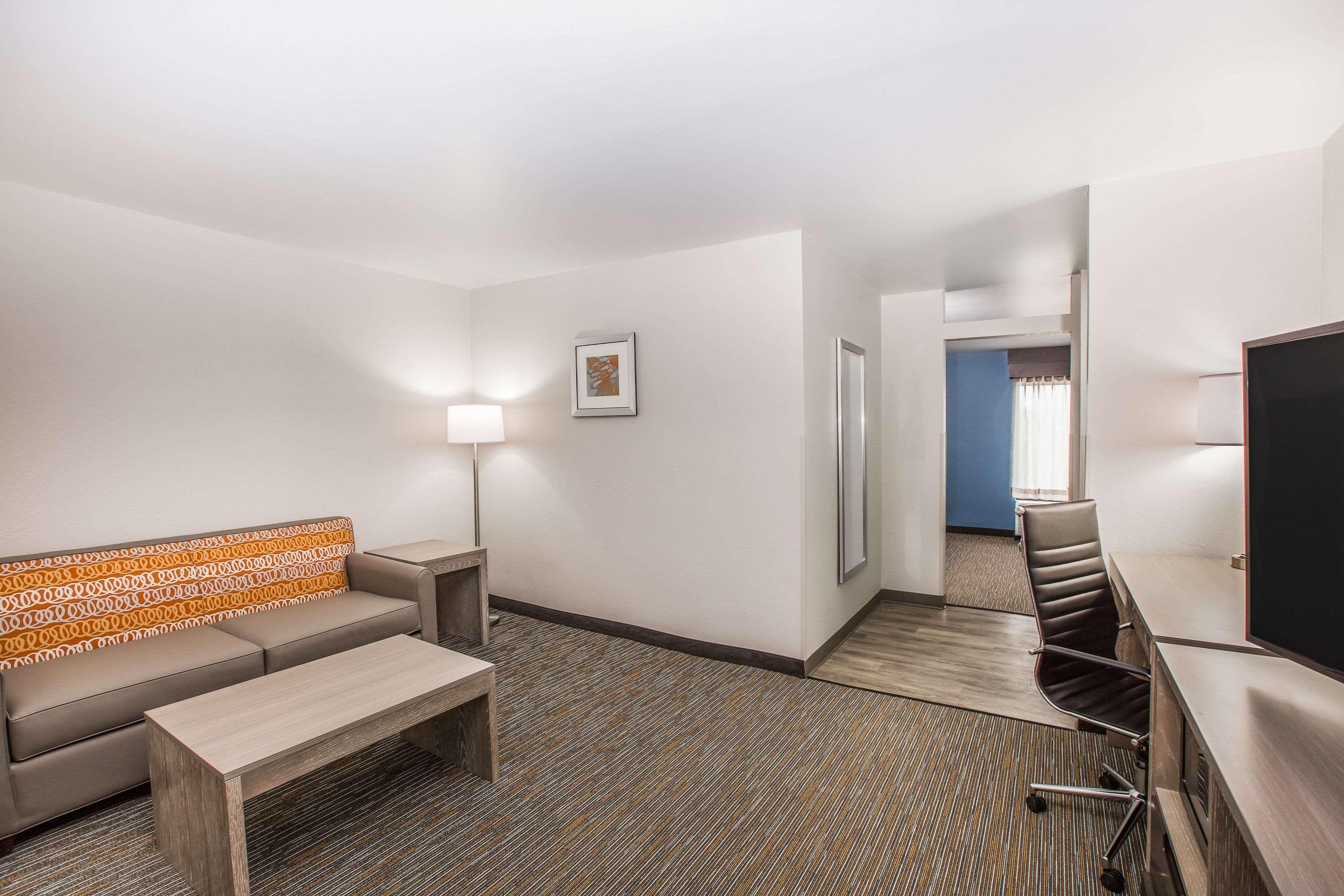 Wingate By Wyndham Louisville Airport Expo Center Екстер'єр фото