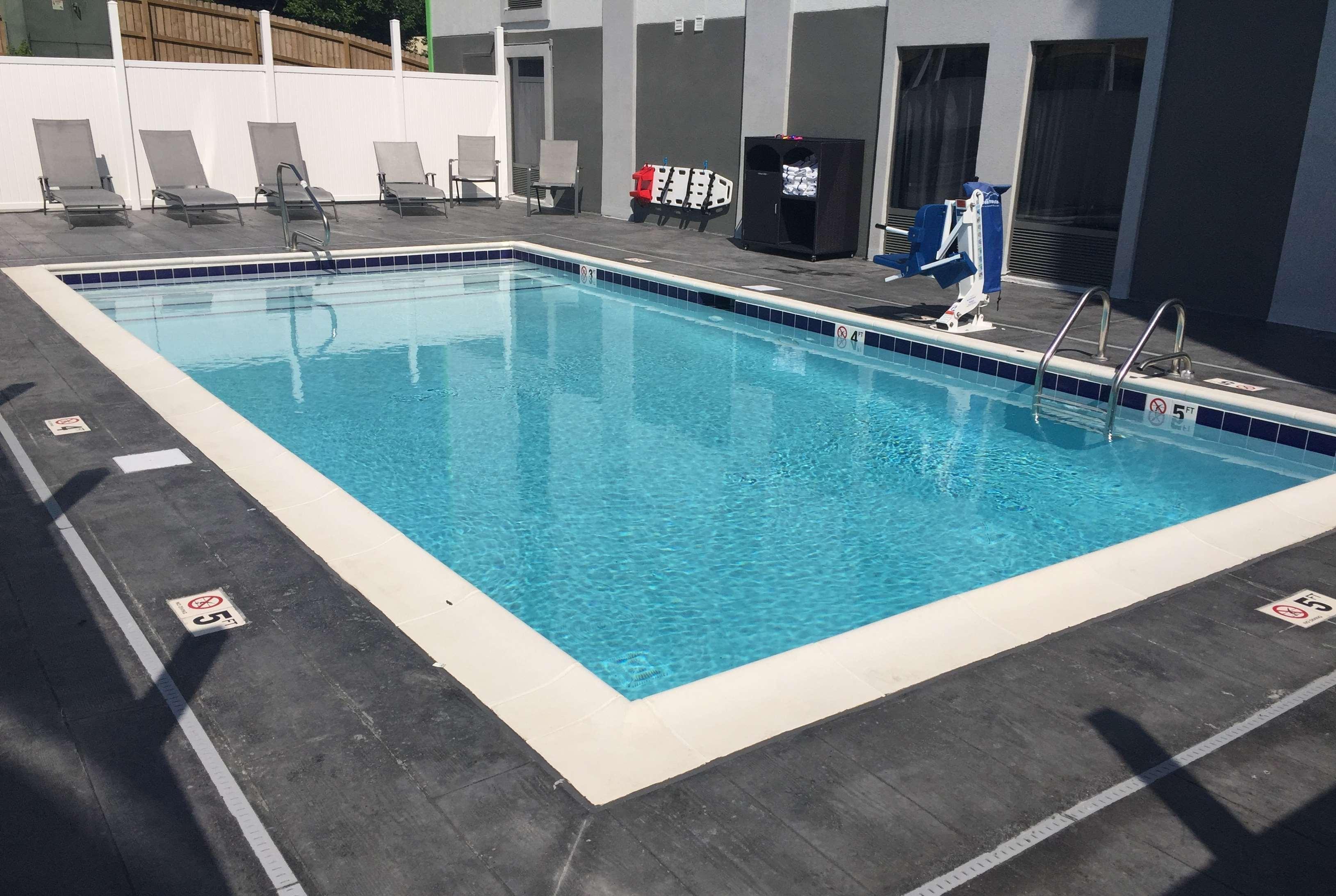 Wingate By Wyndham Louisville Airport Expo Center Екстер'єр фото