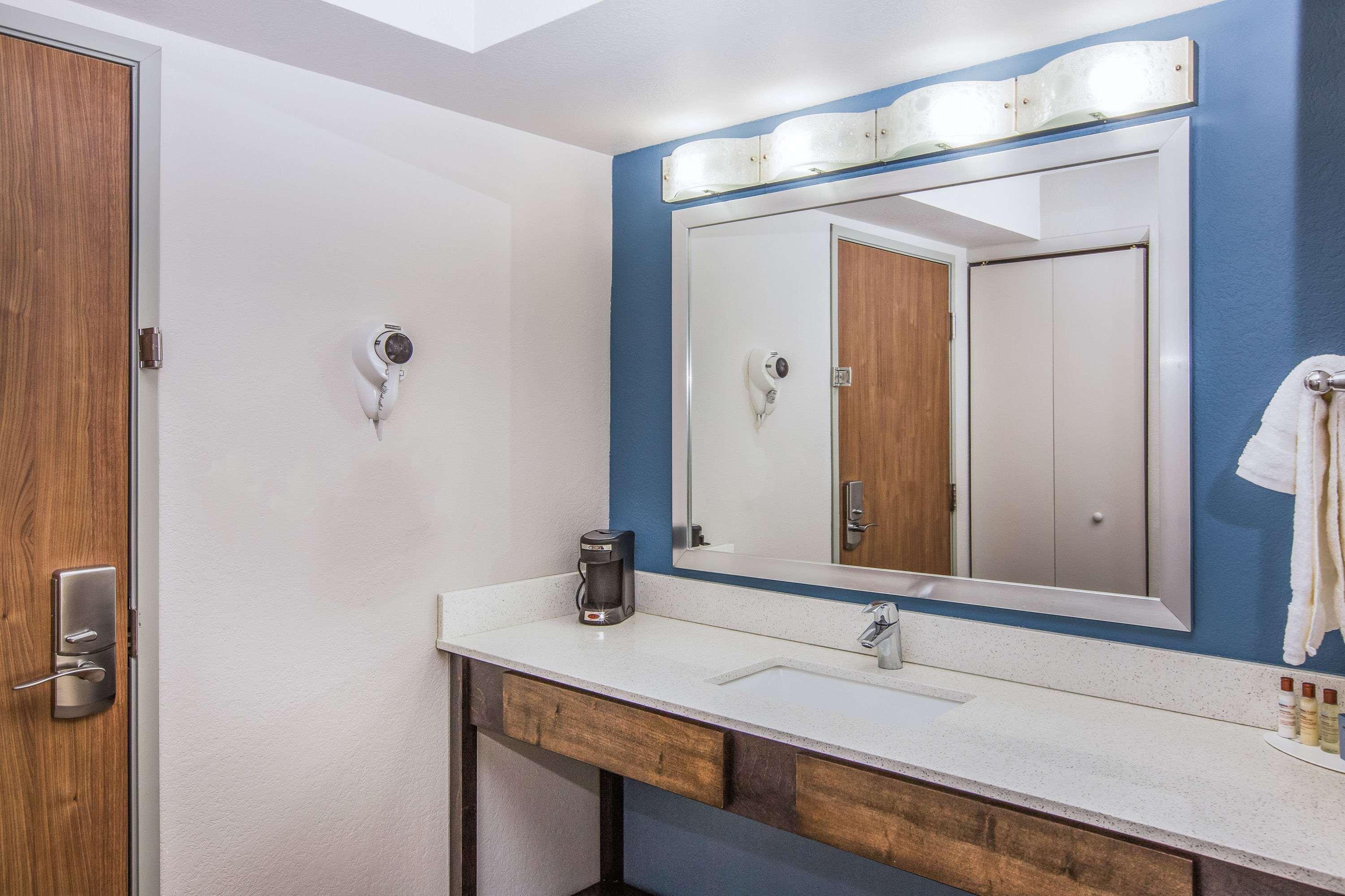 Wingate By Wyndham Louisville Airport Expo Center Екстер'єр фото