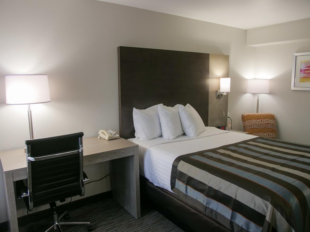 Wingate By Wyndham Louisville Airport Expo Center Екстер'єр фото