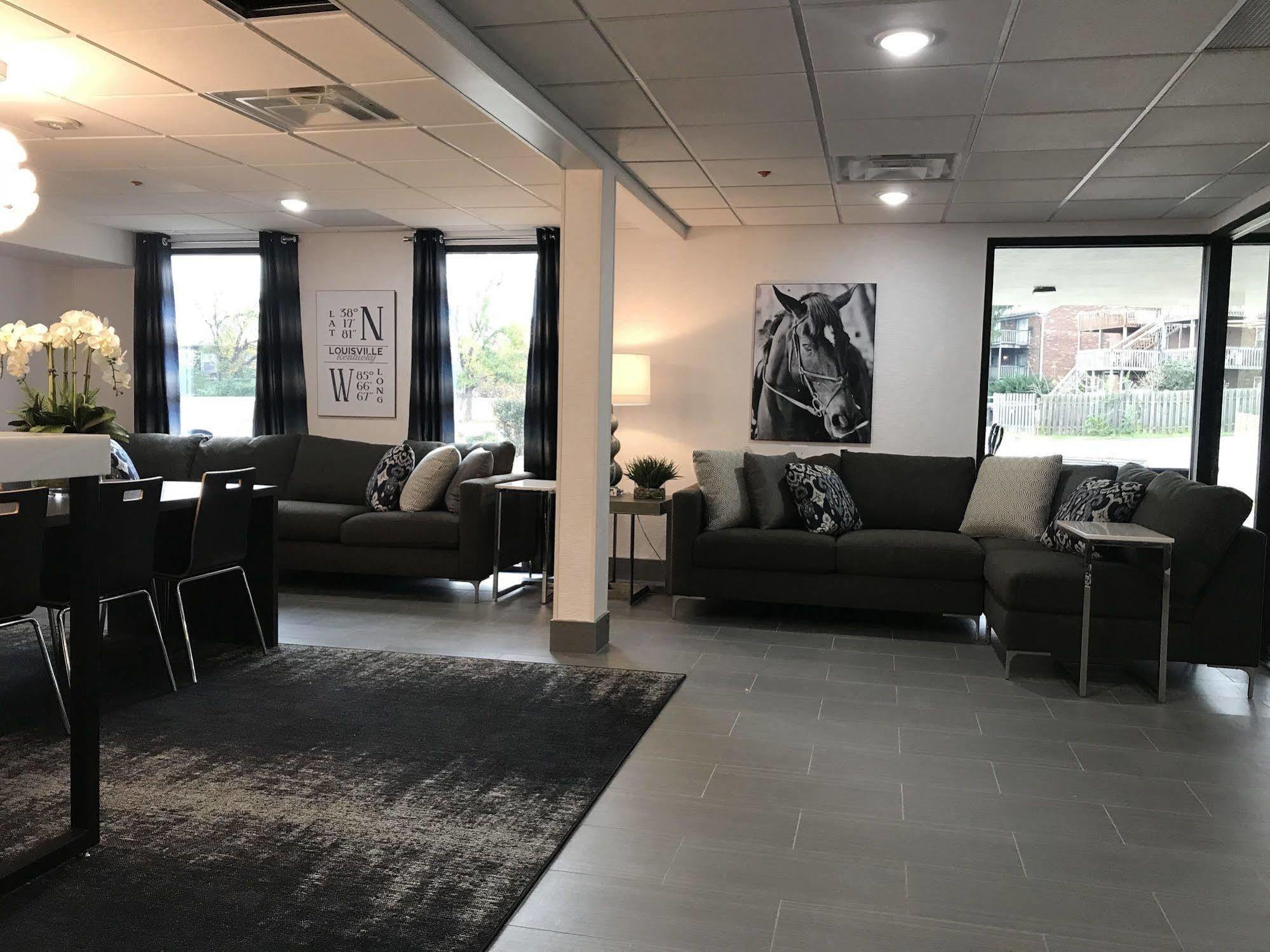 Wingate By Wyndham Louisville Airport Expo Center Екстер'єр фото