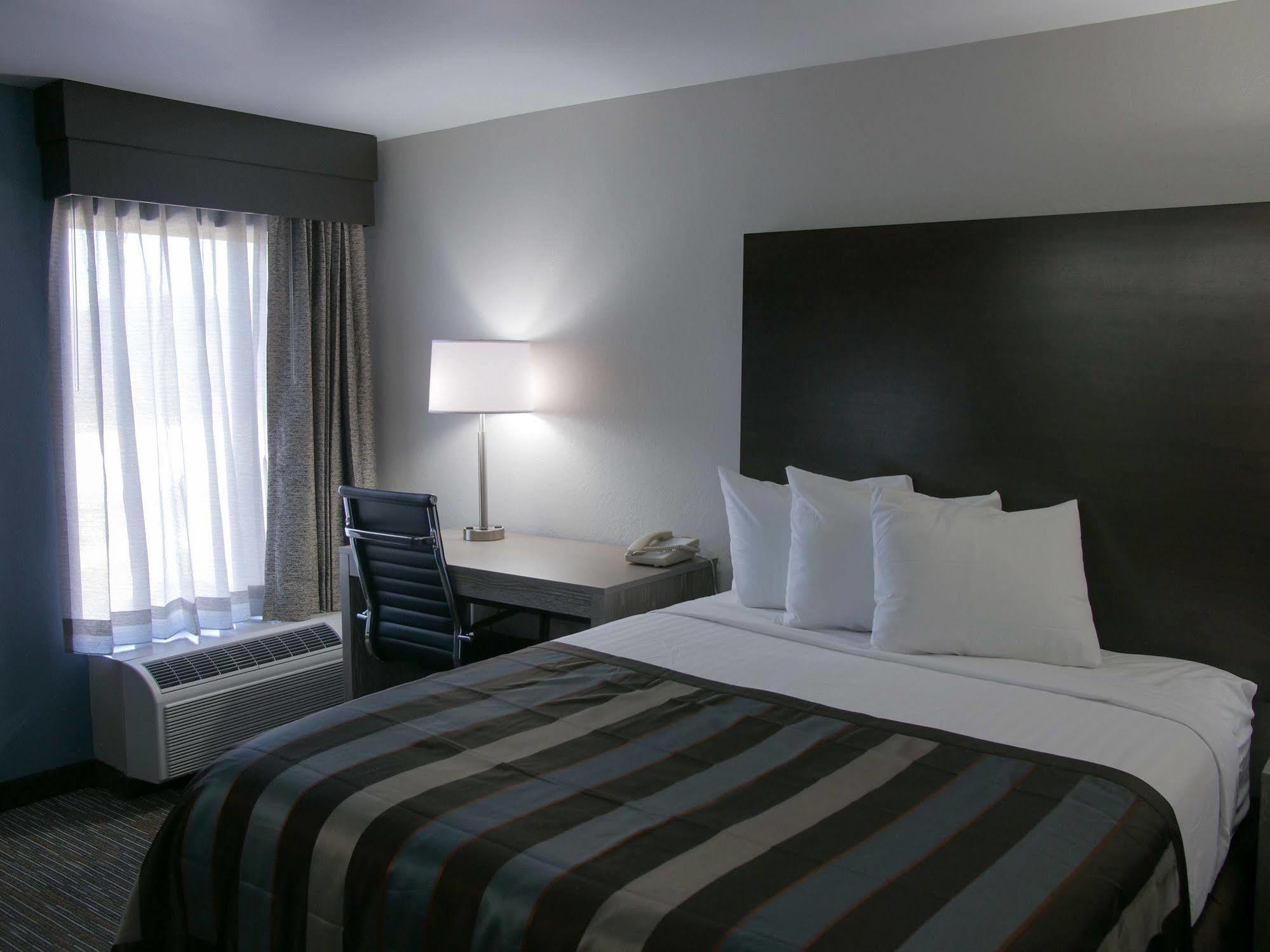 Wingate By Wyndham Louisville Airport Expo Center Екстер'єр фото