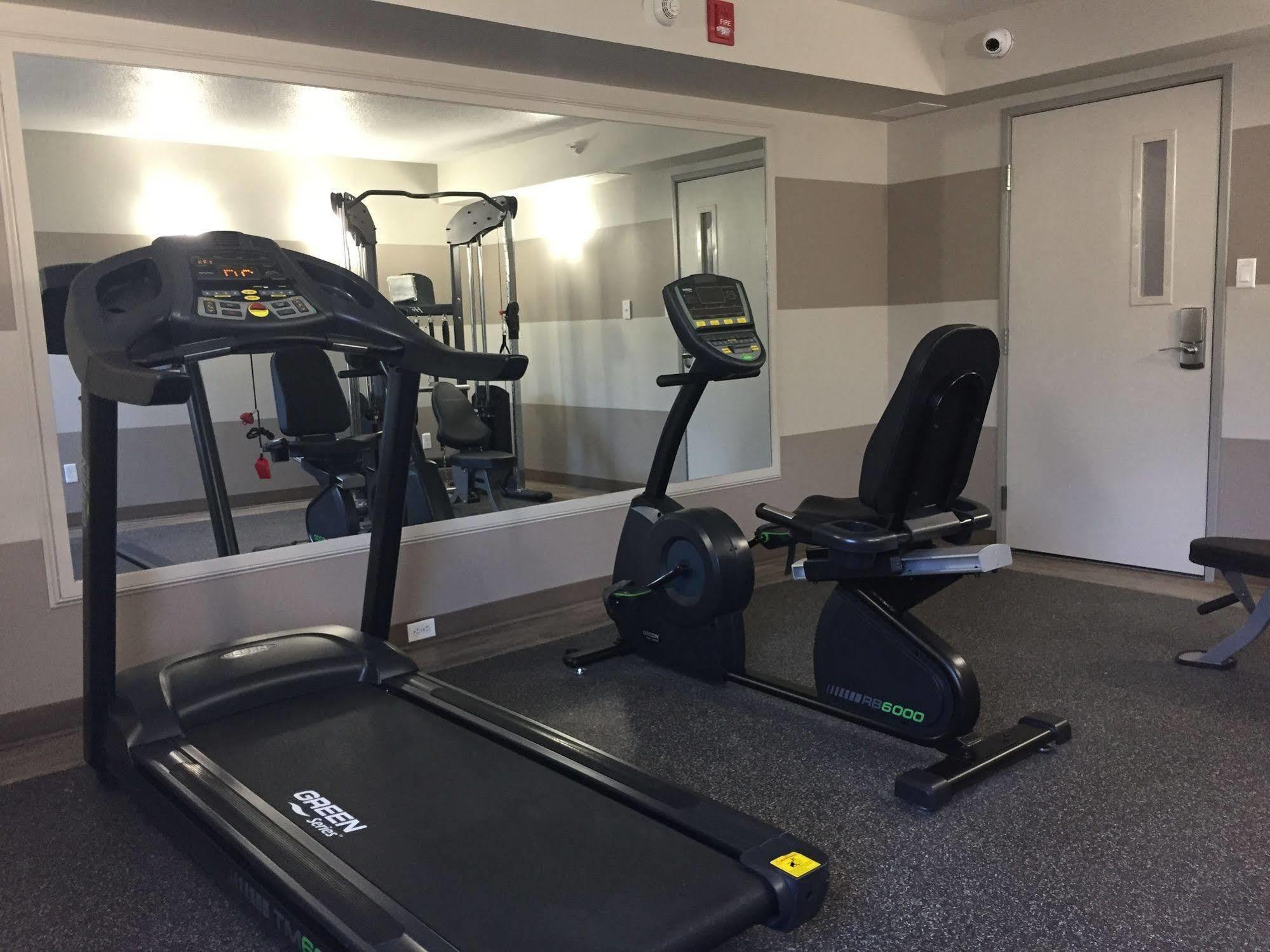 Wingate By Wyndham Louisville Airport Expo Center Екстер'єр фото