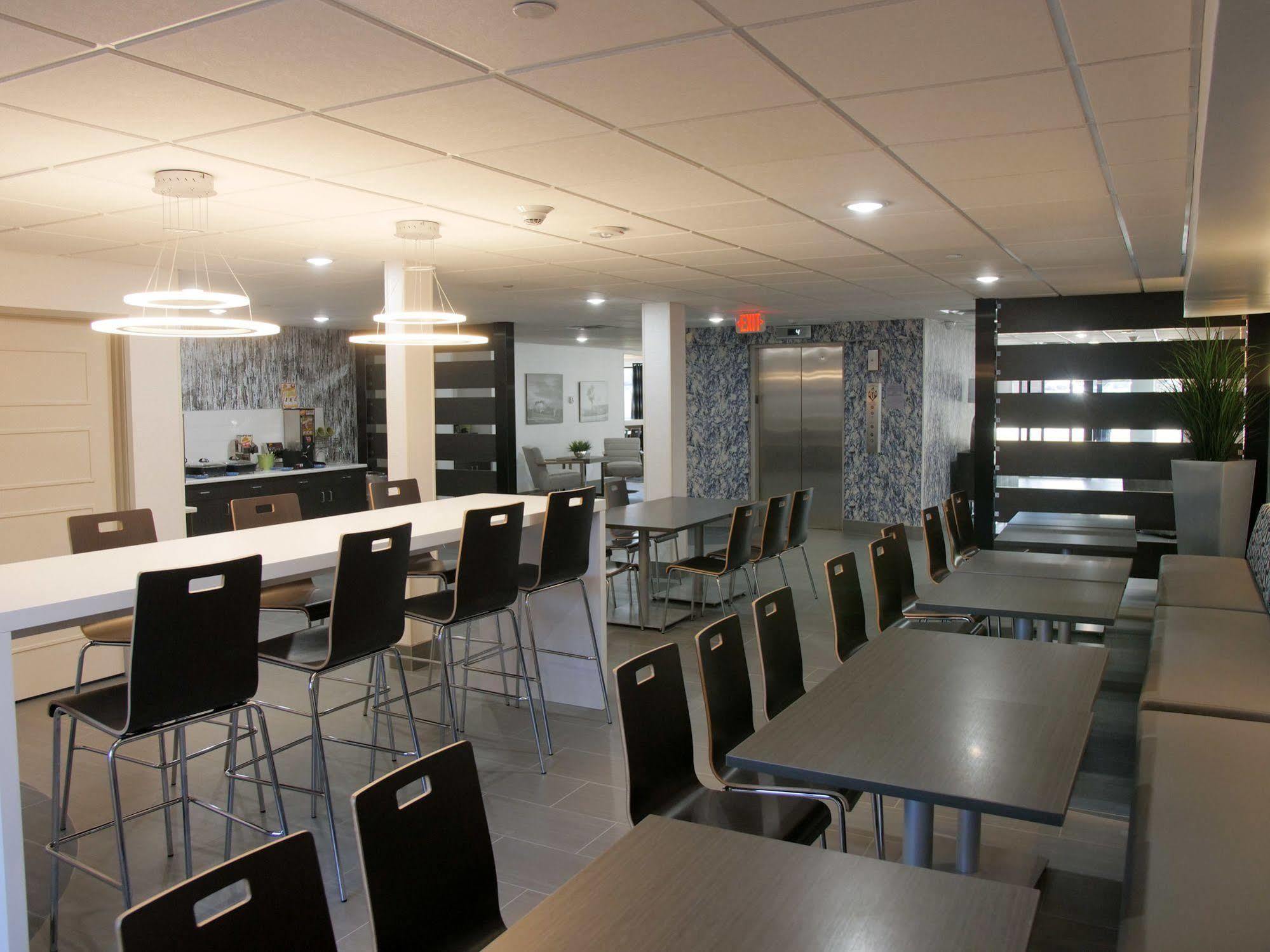 Wingate By Wyndham Louisville Airport Expo Center Екстер'єр фото